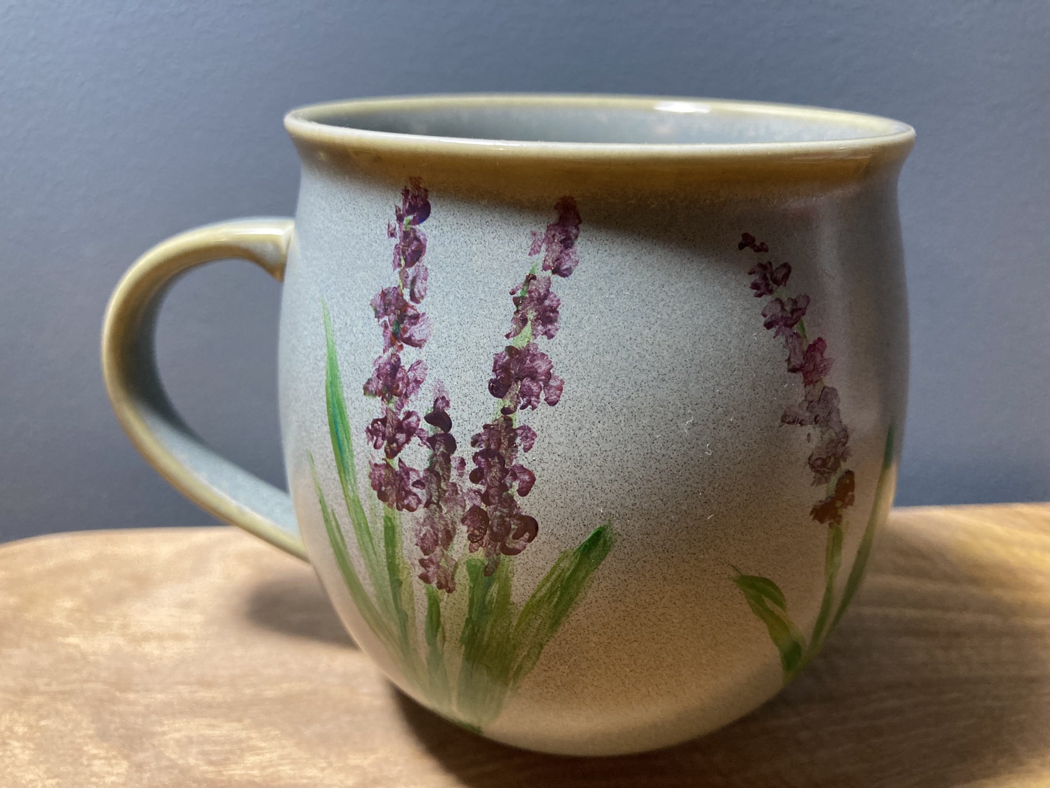 Gray mug hand-painted with heather